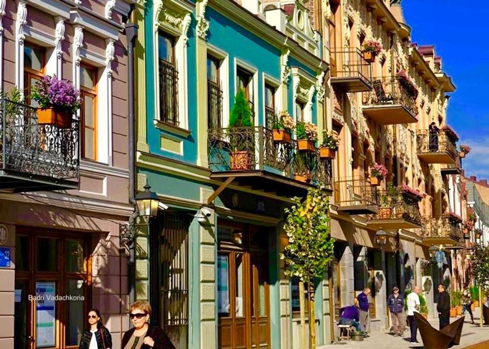 Q&B House Hotel Tbilisi Buitenkant foto