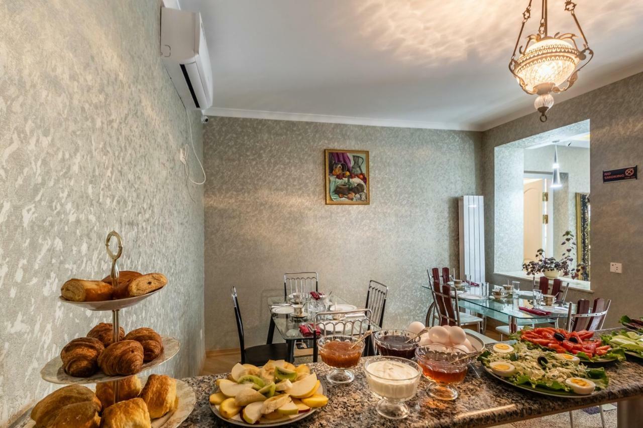 Q&B House Hotel Tbilisi Buitenkant foto