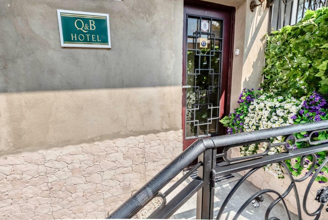 Q&B House Hotel Tbilisi Buitenkant foto