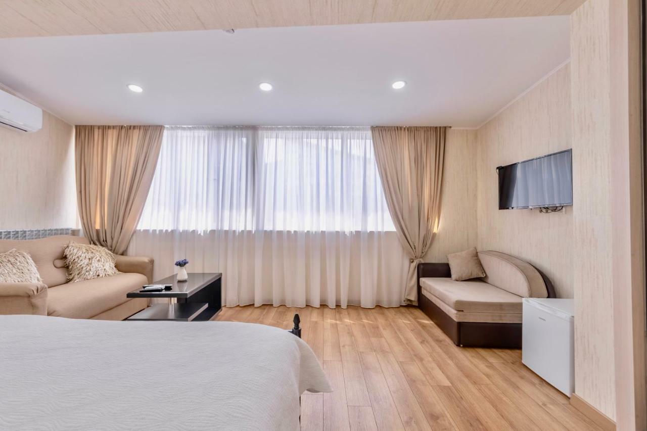 Q&B House Hotel Tbilisi Buitenkant foto