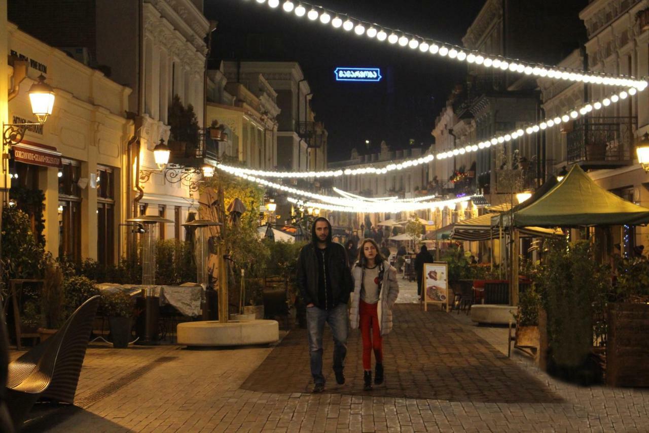 Q&B House Hotel Tbilisi Buitenkant foto